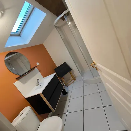 Factory-logement T2 Pour 2 A 4 Personnes *